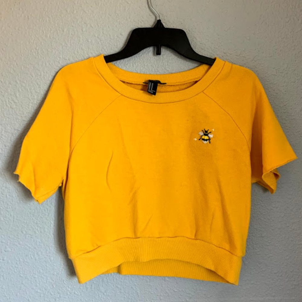 Bee embroidered tee